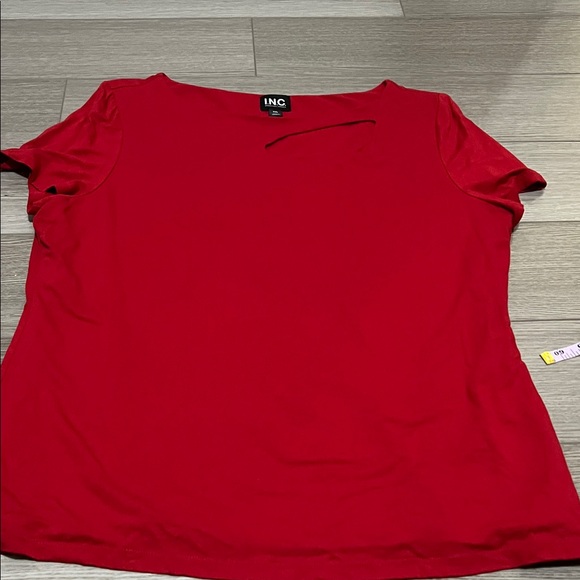 INC International Concepts Women's Scarlet Short Sleeve Tee - Picture 1 of 5